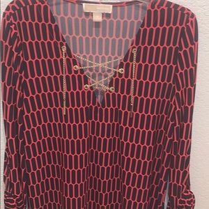 Michael Kors top W gold chain closing at chest